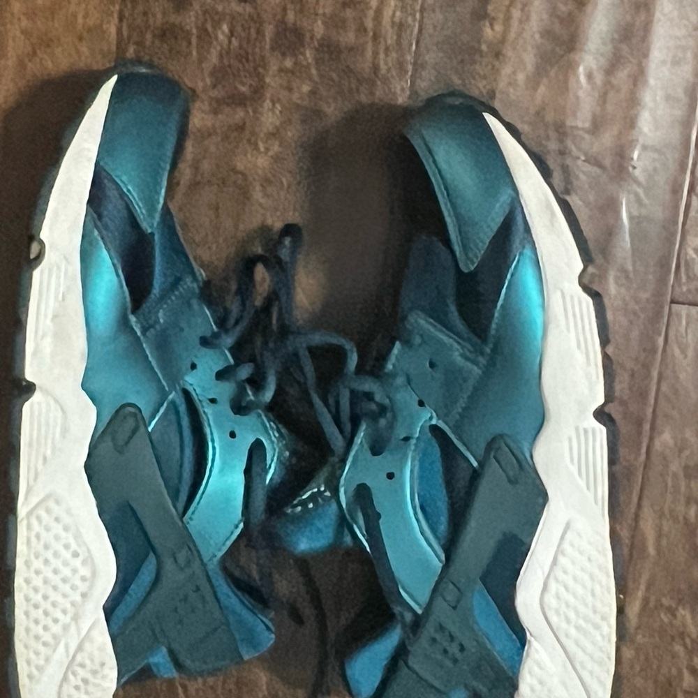 Ladies Sneakers size 9.5